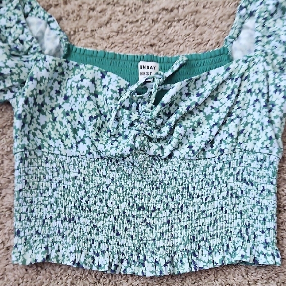 Aritzia Sunday Best Smocked Puff Sleeve Top - Picture 8 of 8